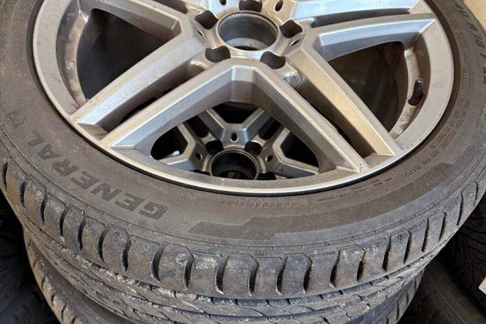 Blå Mercedes Viano fra 2006