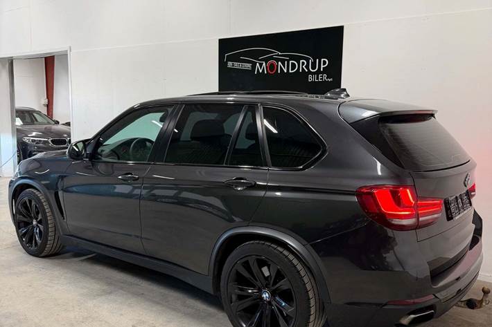Grå BMW X5 fra 2014