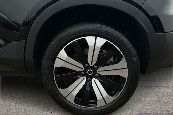 Sort Volvo XC40 fra 2022