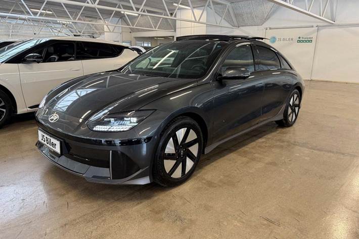 Grå Hyundai Ioniq 6 fra 2024 set udefra
