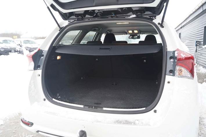 Hvid Toyota Auris fra 2018