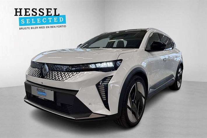 Rød Renault Scenic E-Tech fra 2024 set udefra