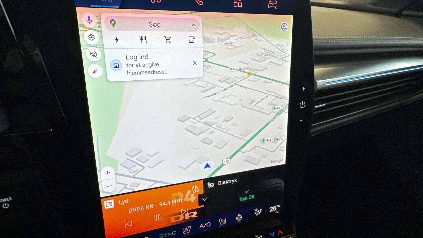 Rød Renault Scenic E-Tech fra 2024