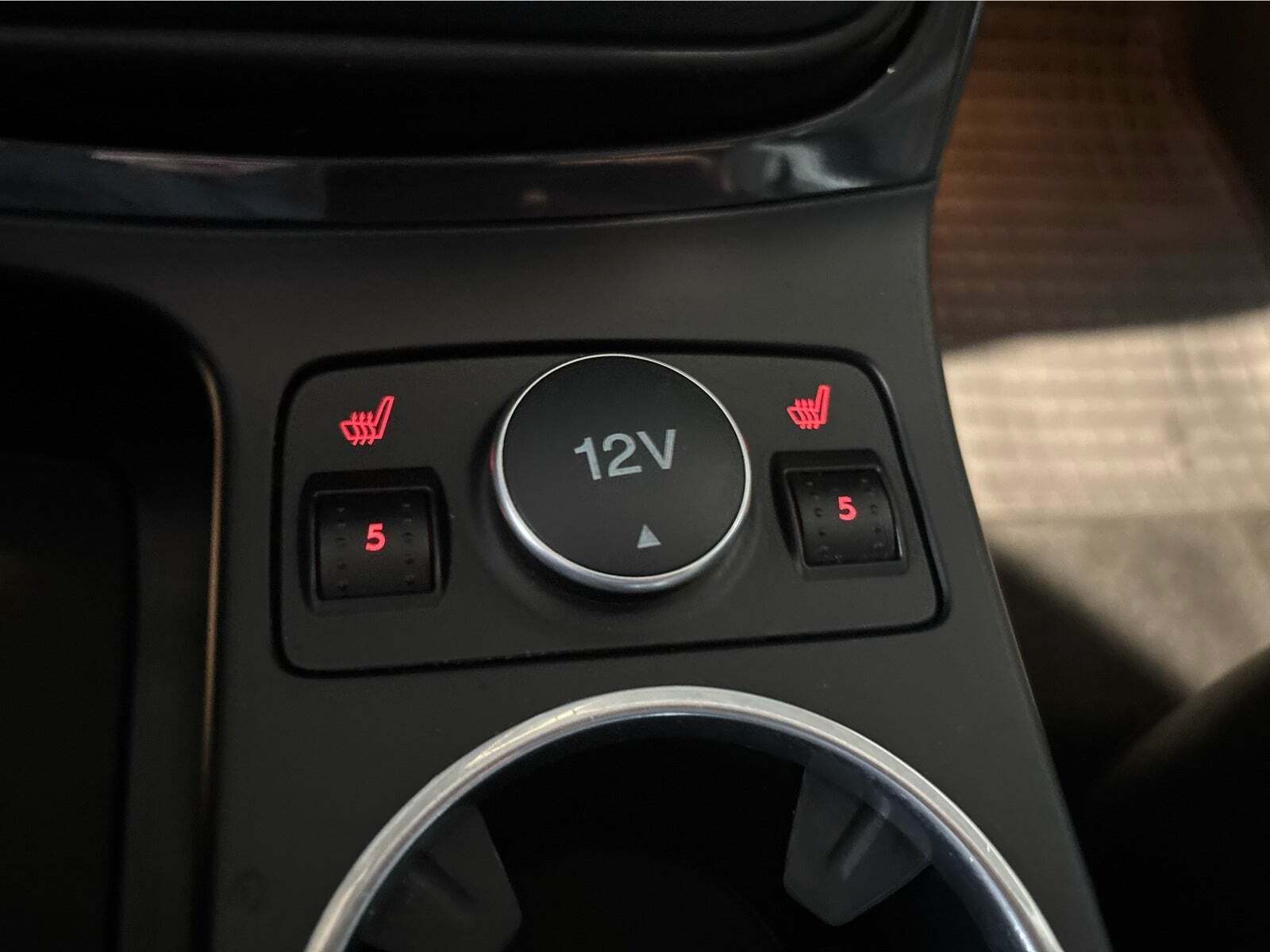 Grå Ford Kuga fra 2014