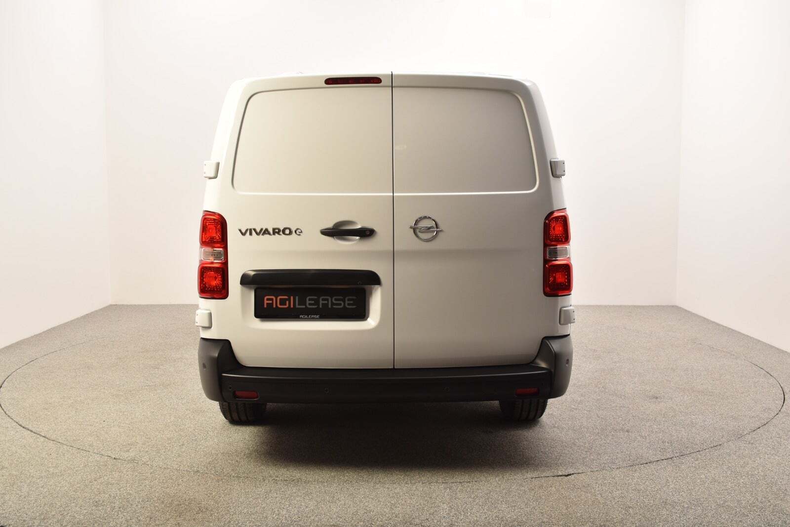 Hvid Opel Vivaro-e fra 2023