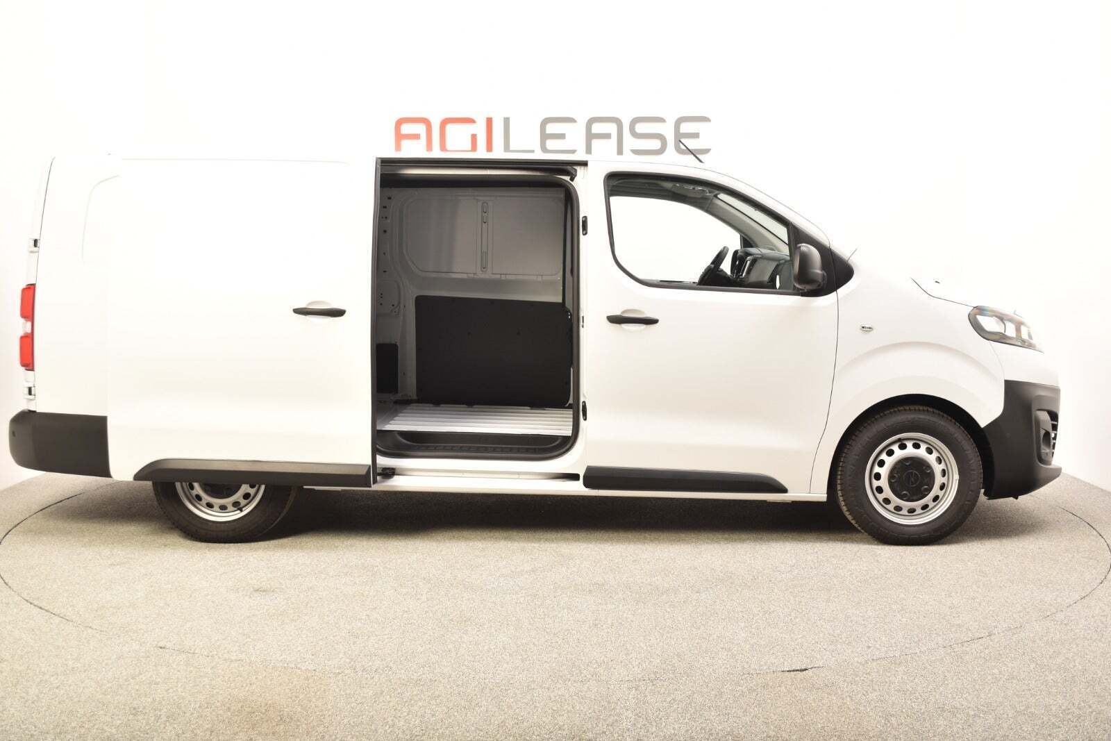 Hvid Opel Vivaro-e fra 2023
