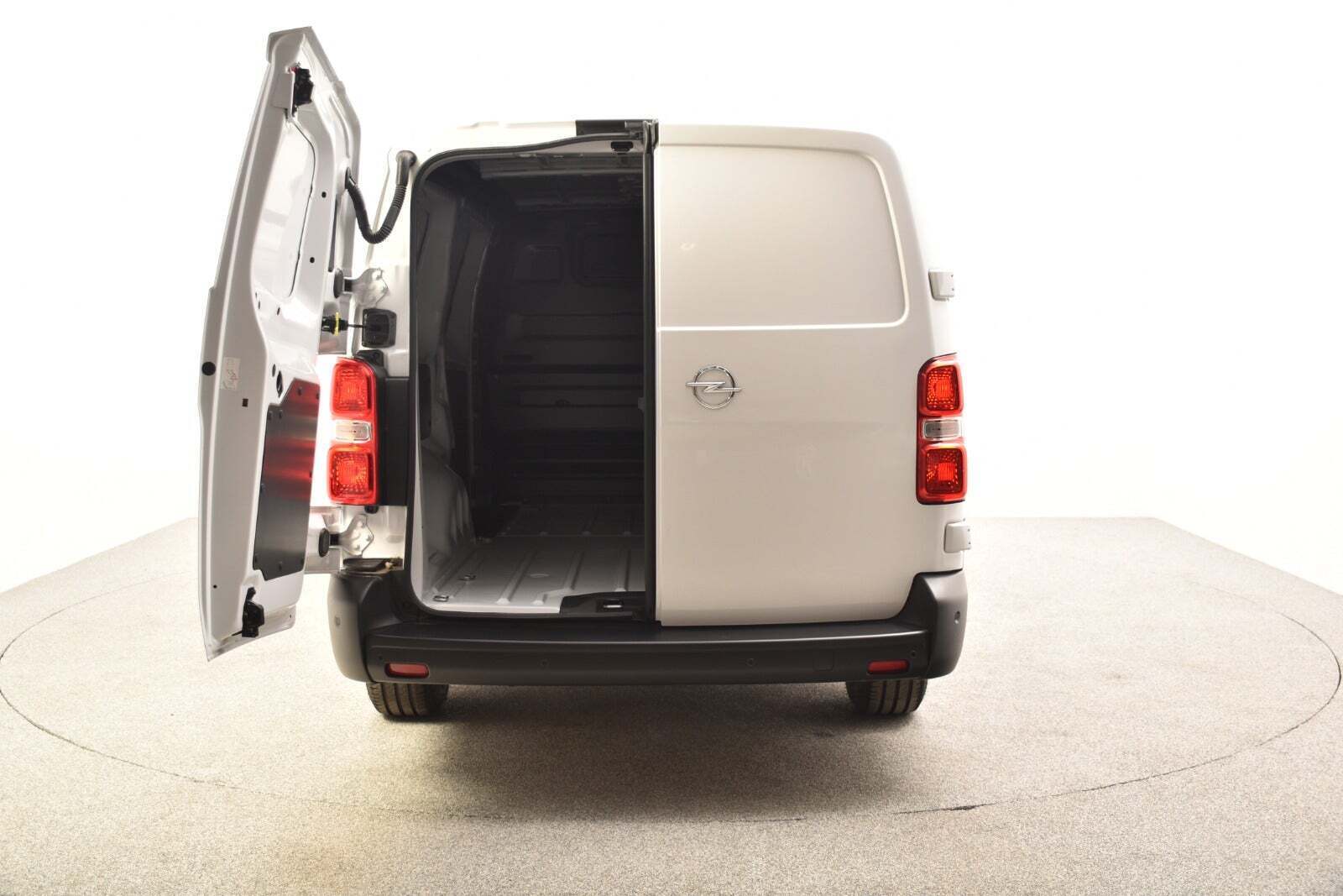 Hvid Opel Vivaro-e fra 2023