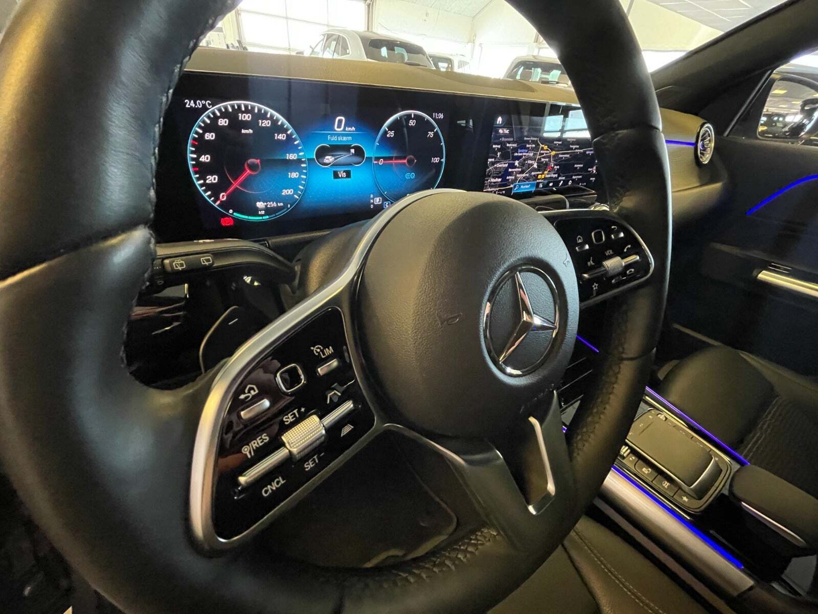 Grå Mercedes EQA250 fra 2021