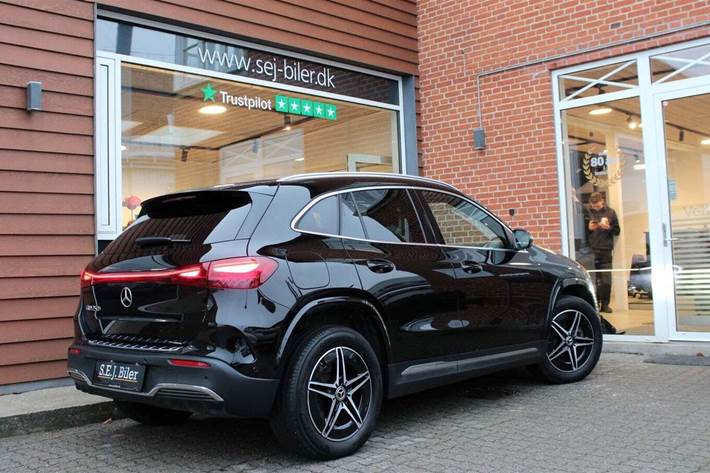 Sort Mercedes EQA250+ fra 2024