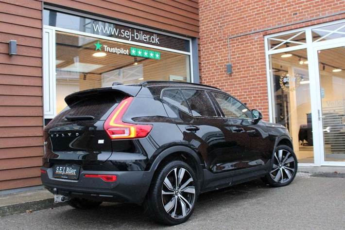 Sort Volvo XC40 fra 2021