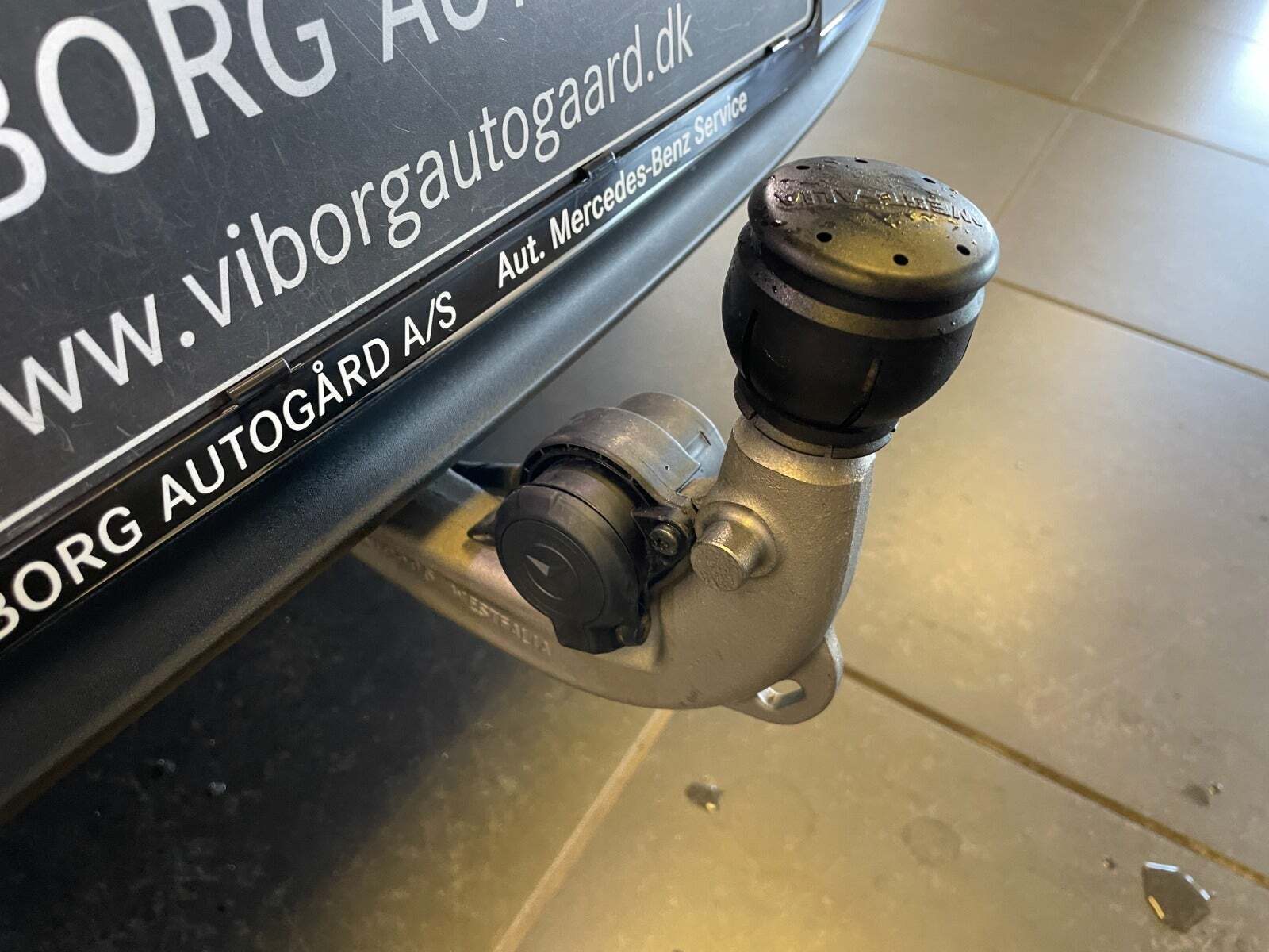 Hvid Mercedes EQA300 fra 2025