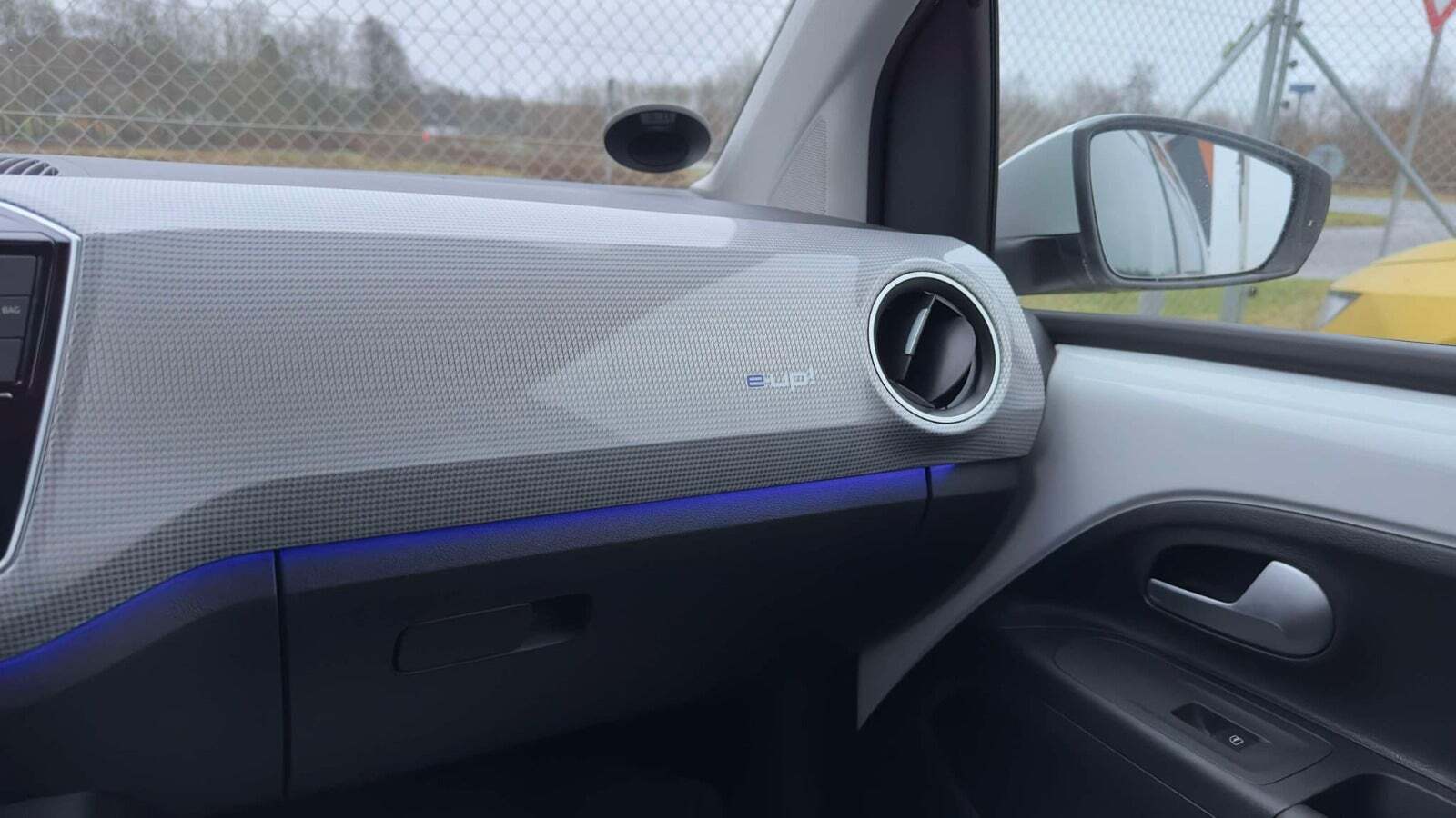 Hvid VW E-UP! fra 2019