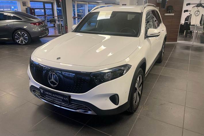 Hvid Mercedes EQB350 fra 2024