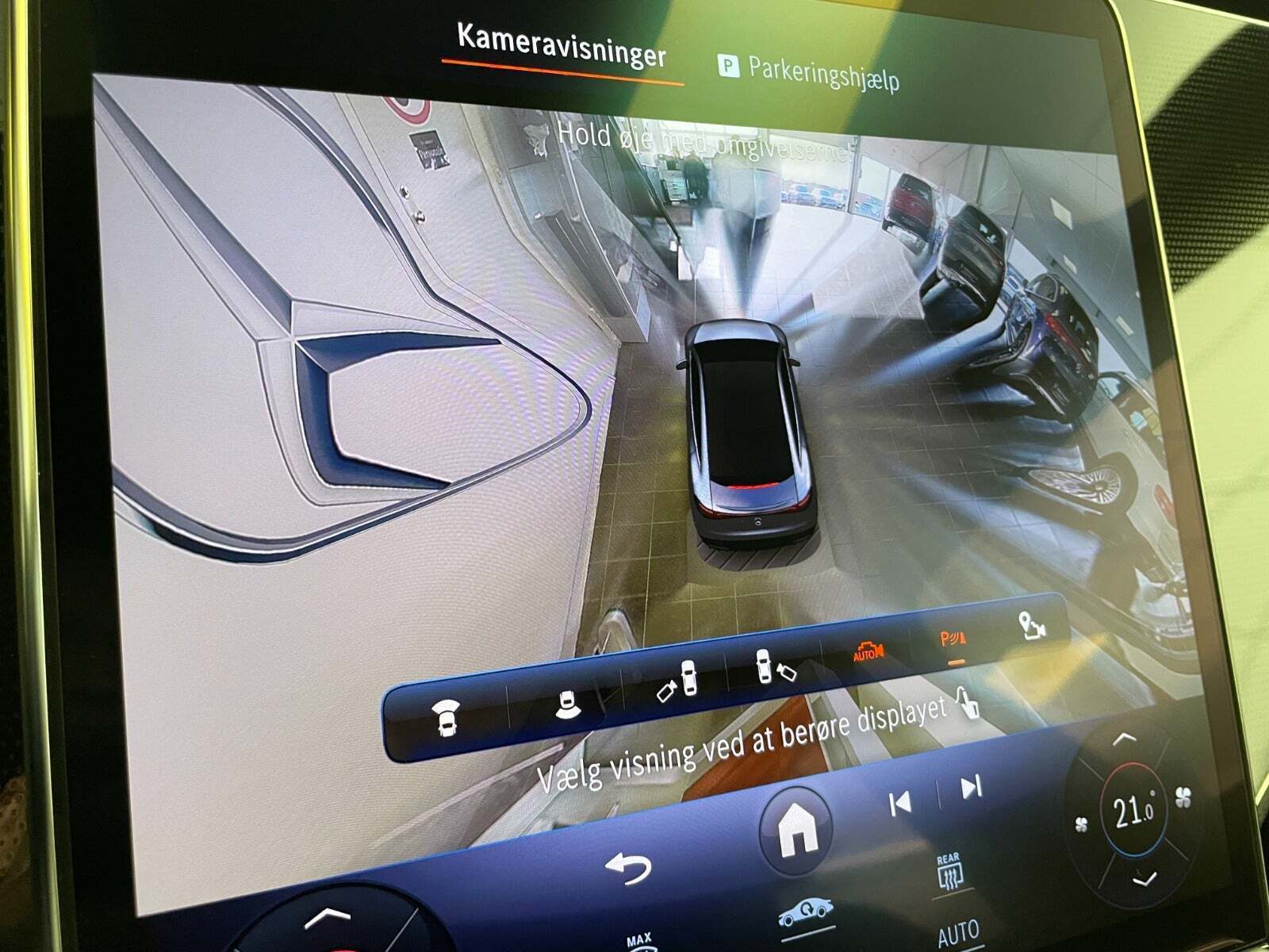 Grå Mercedes EQE350 fra 2023