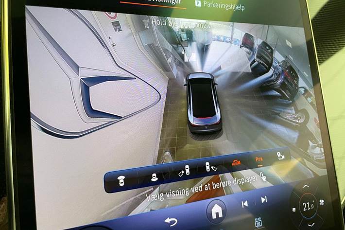 Grå Mercedes EQE350 fra 2023