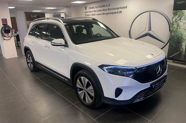 Hvid Mercedes EQB350 fra 2024 set udefra