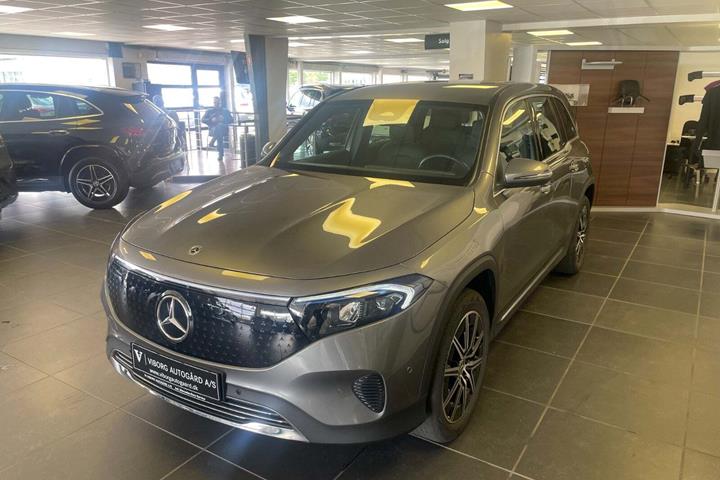 Grå Mercedes EQB250+ fra 2025