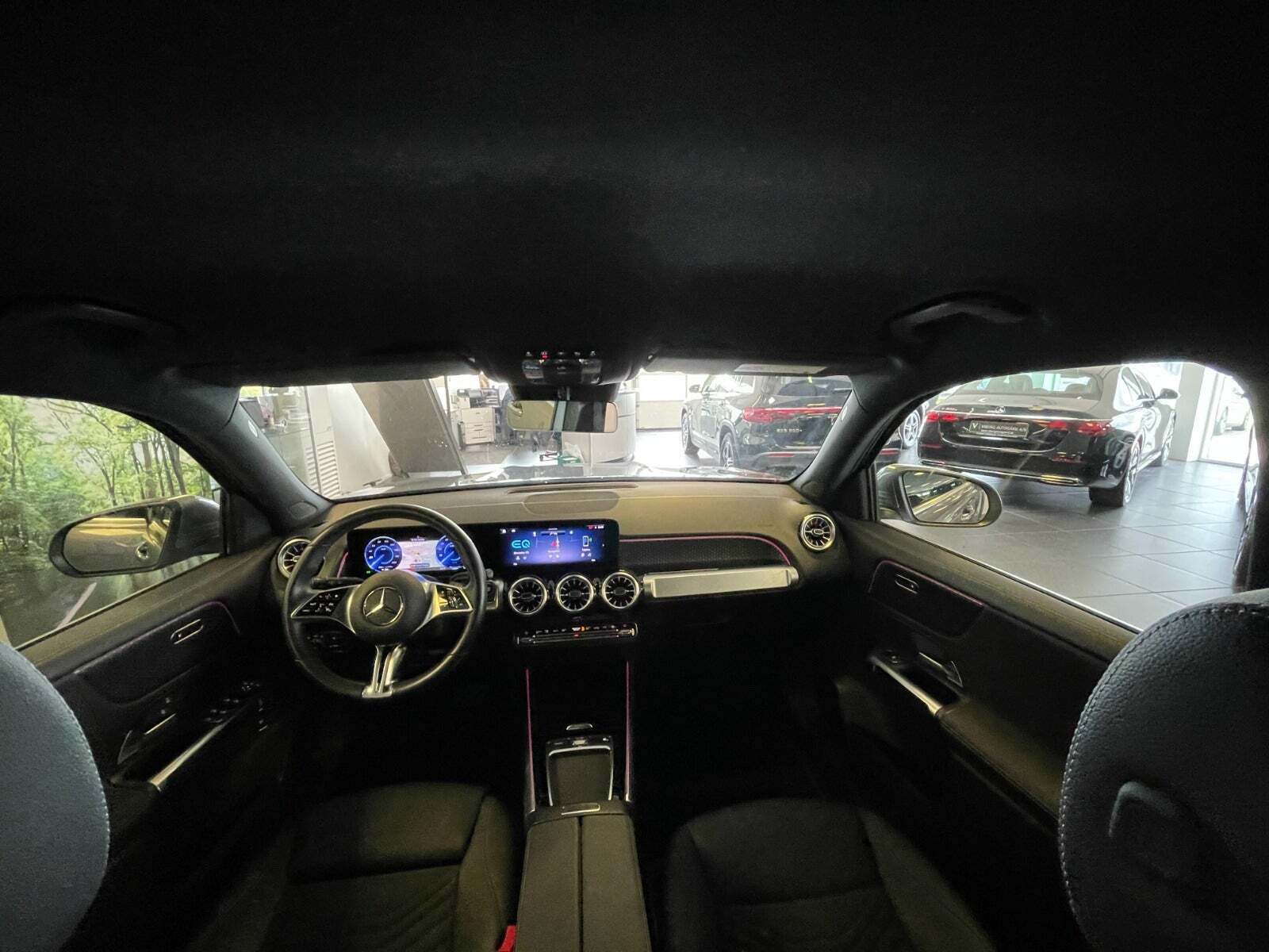Grå Mercedes EQB250+ fra 2025