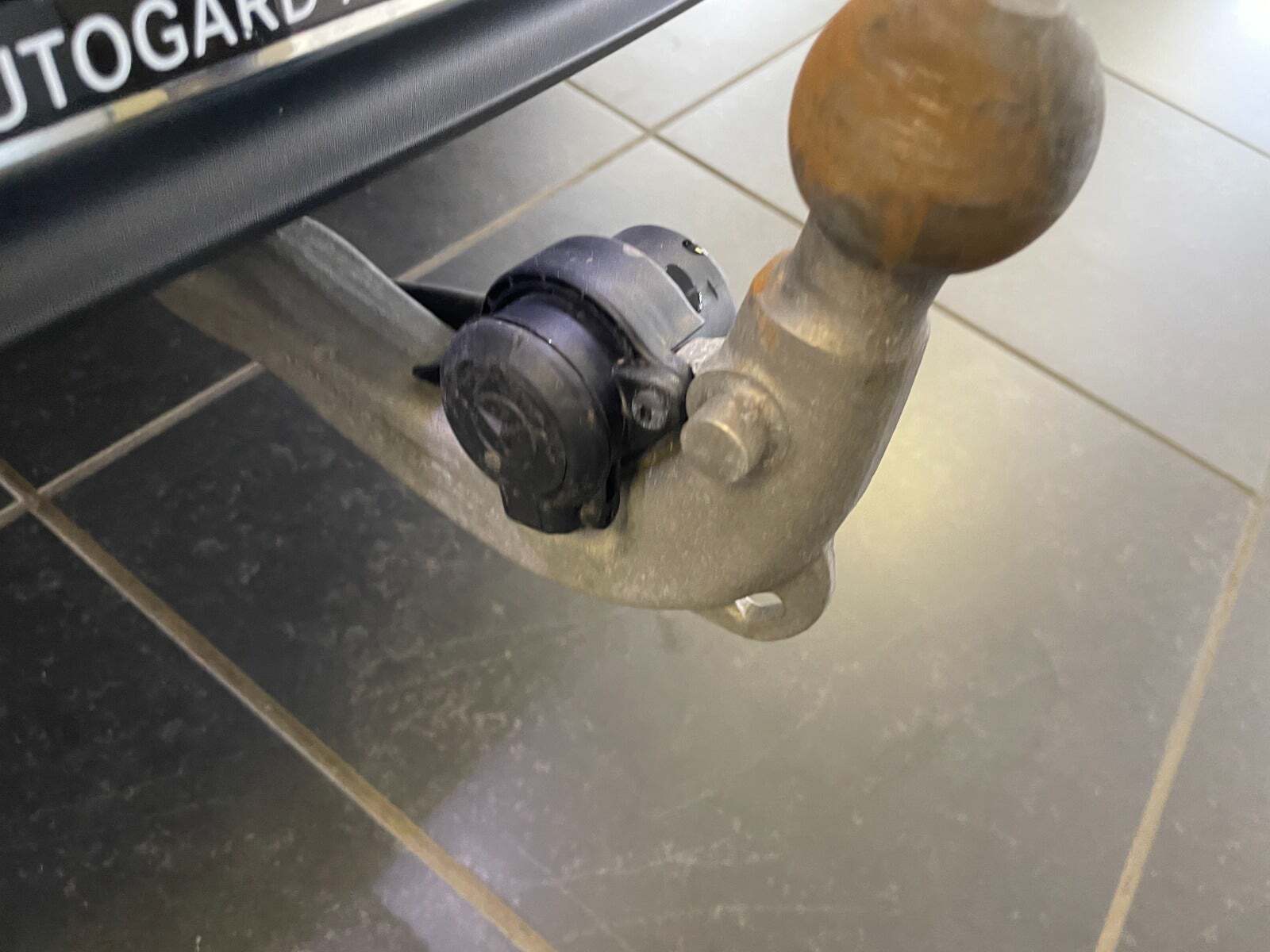 Grå Mercedes EQB250+ fra 2025