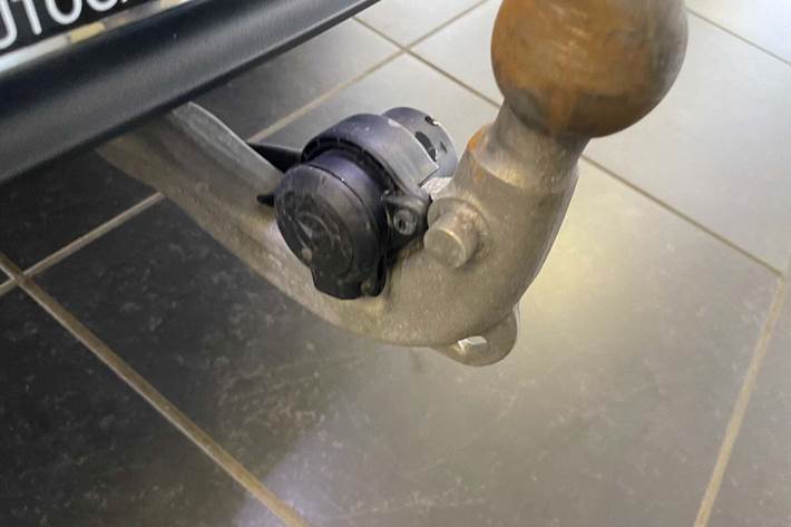 Grå Mercedes EQB250+ fra 2025