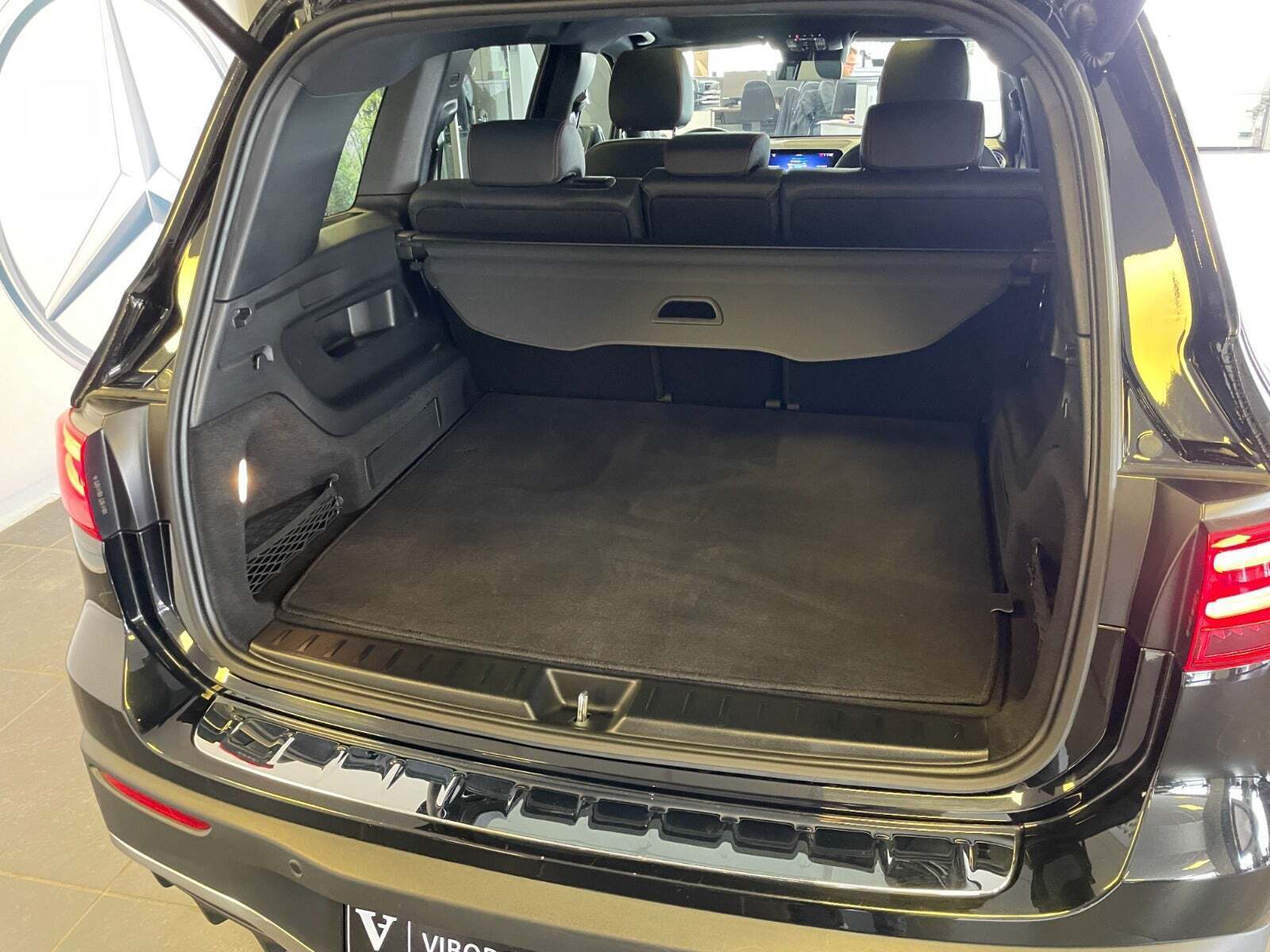 Sort Mercedes EQB250+ fra 2024