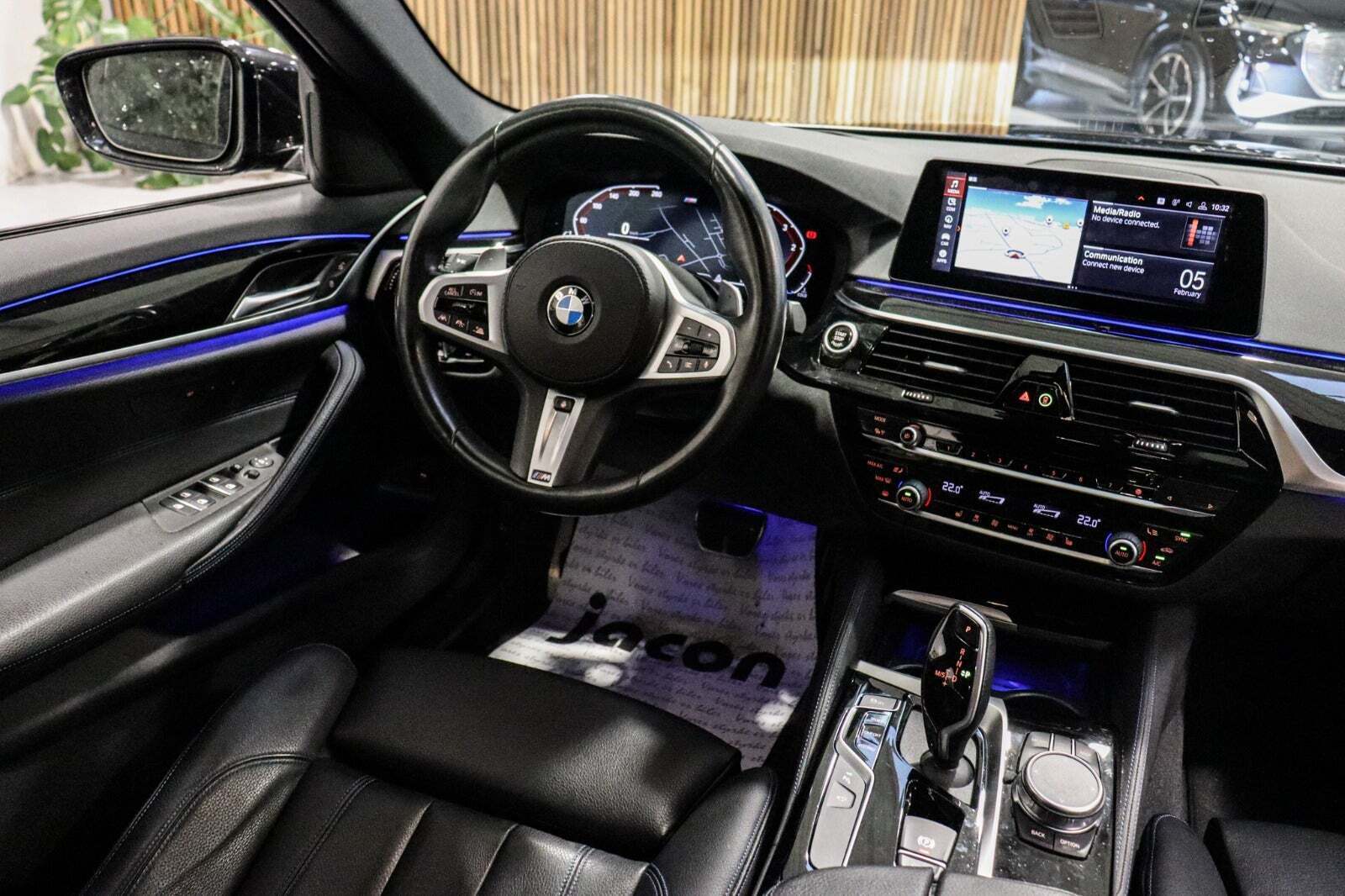 Sort BMW 520d fra 2020