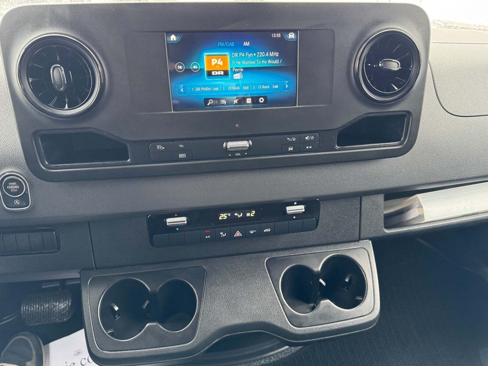 Sort Mercedes Sprinter 214 fra 2020