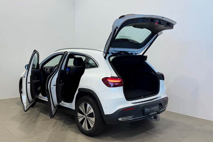 Hvid Mercedes EQA300 fra 2025