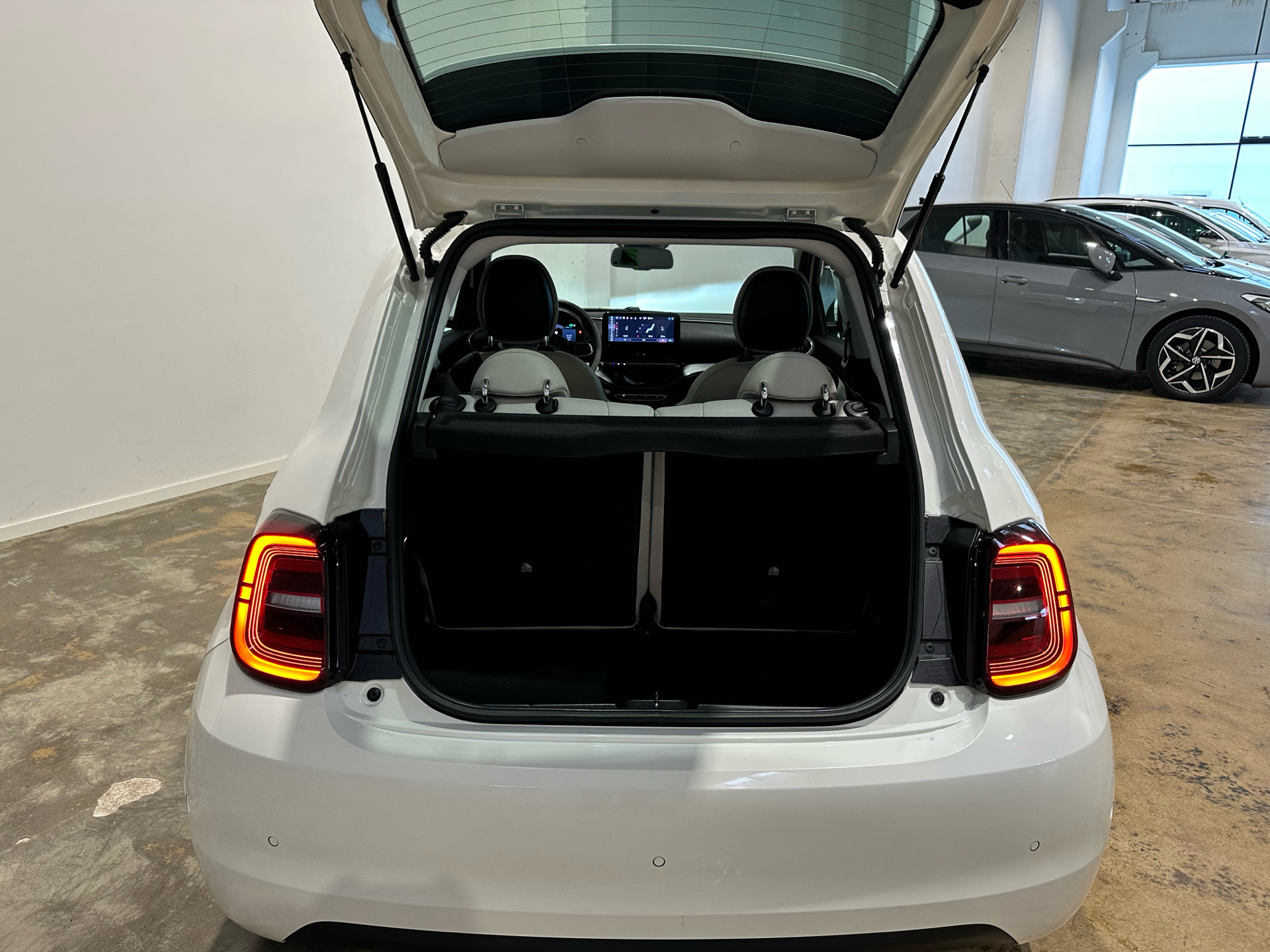 Fiat 500e 3+1 EL La Prima By Bocelli 118HK 4d Aut.