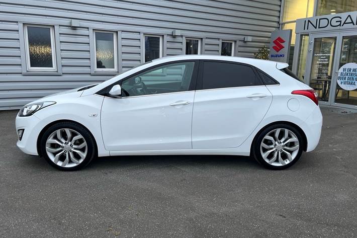 Hvid Hyundai i30 fra 2015