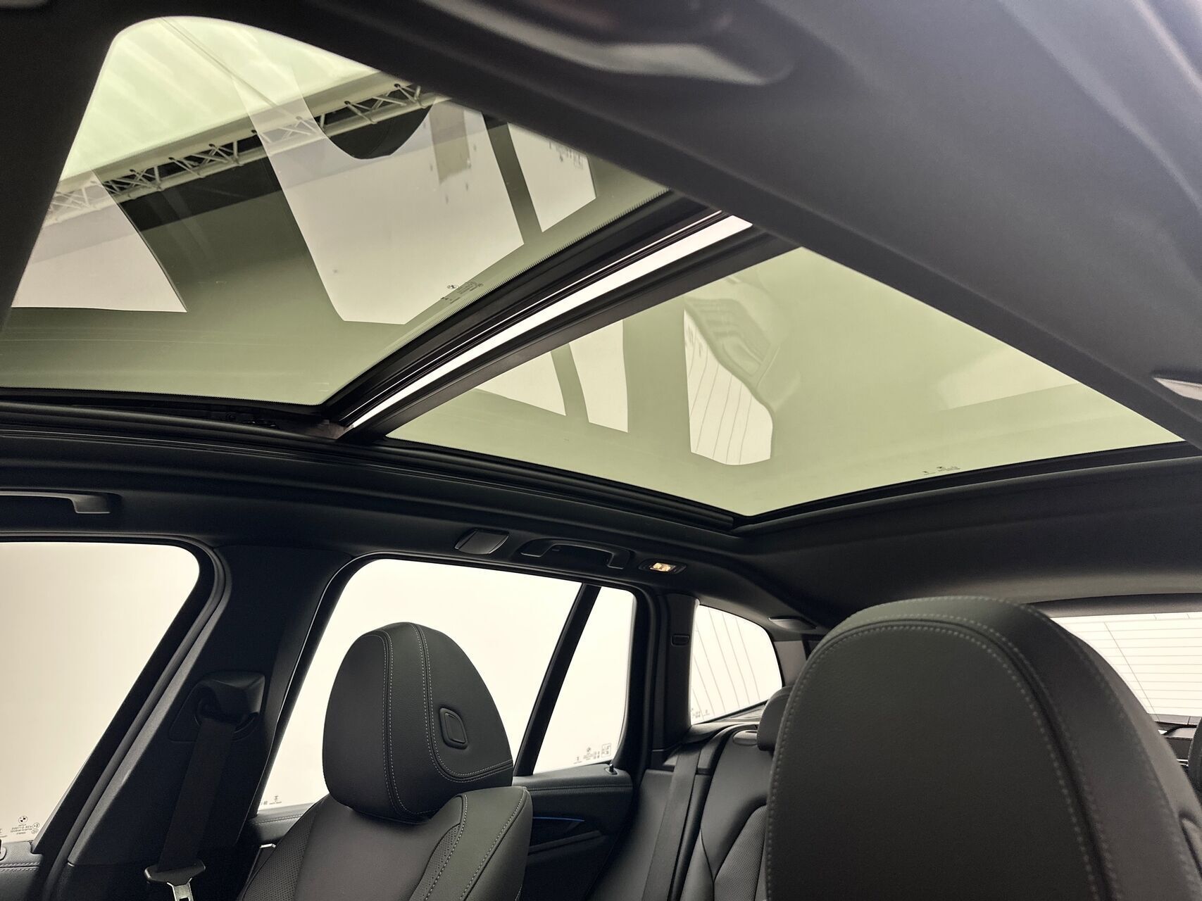 Blå BMW iX3 fra 2024