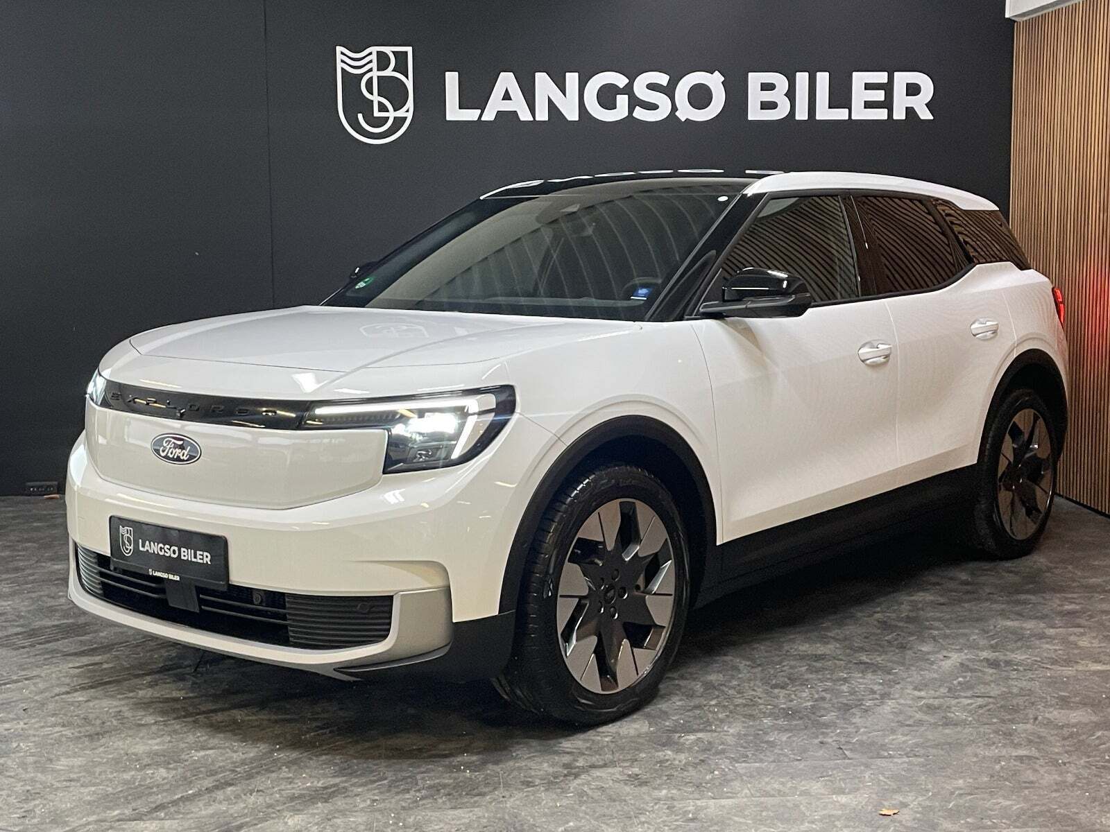 Ford Explorer 79 Premium Extended Range AWD