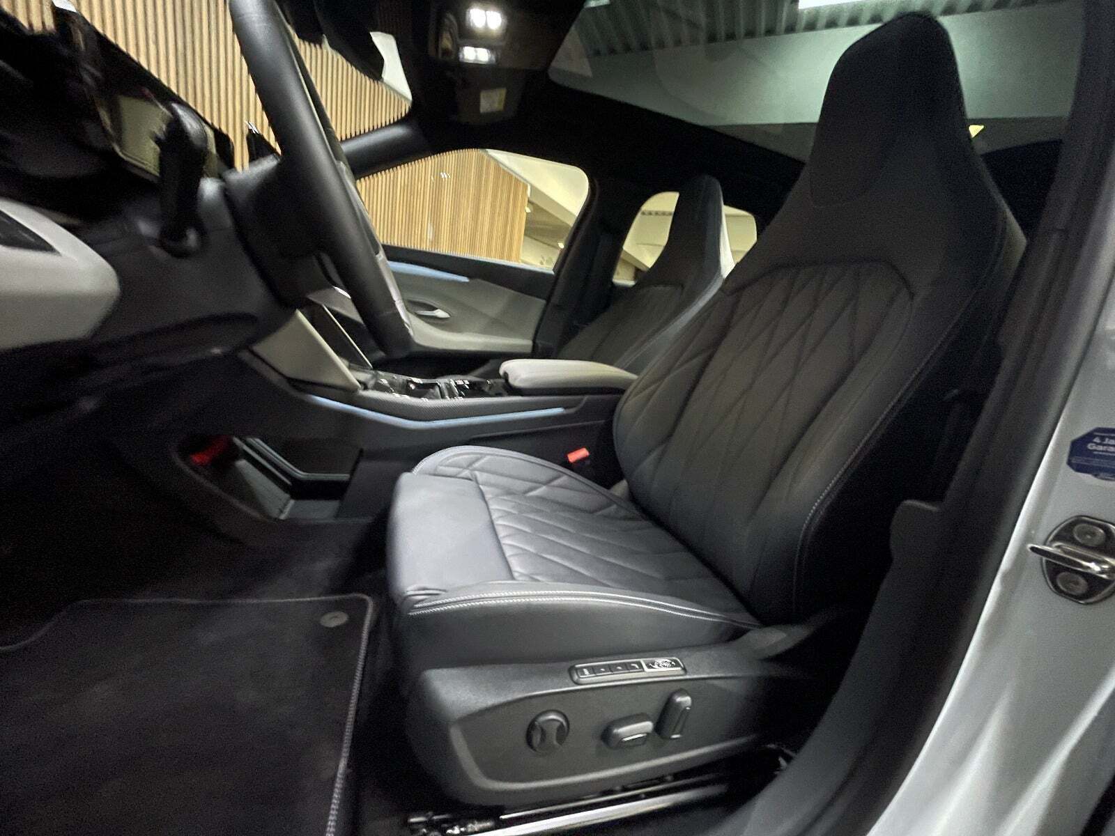 Ford Explorer 79 Premium Extended Range AWD