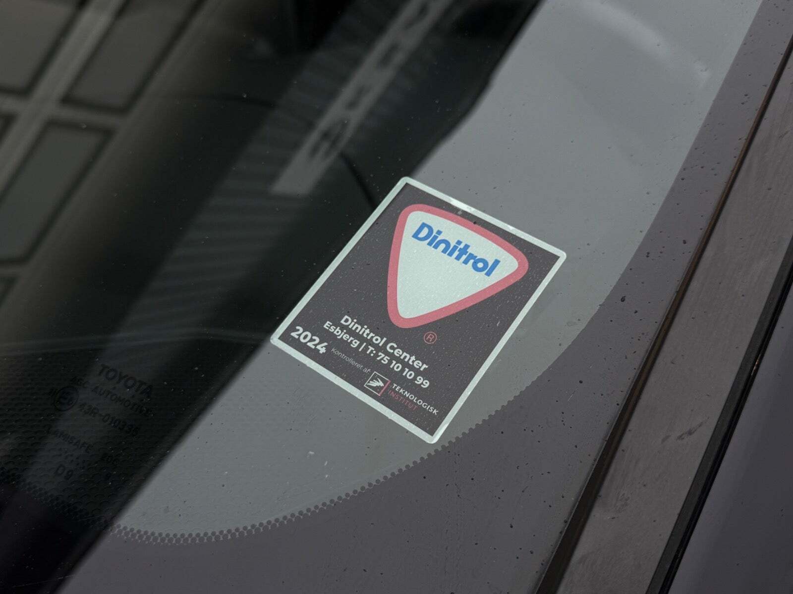 Sort Toyota C-HR fra 2019