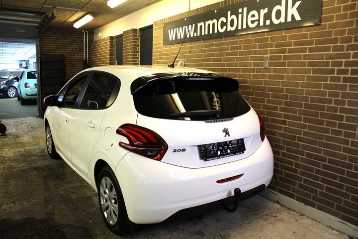 Hvid Peugeot 208 fra 2018