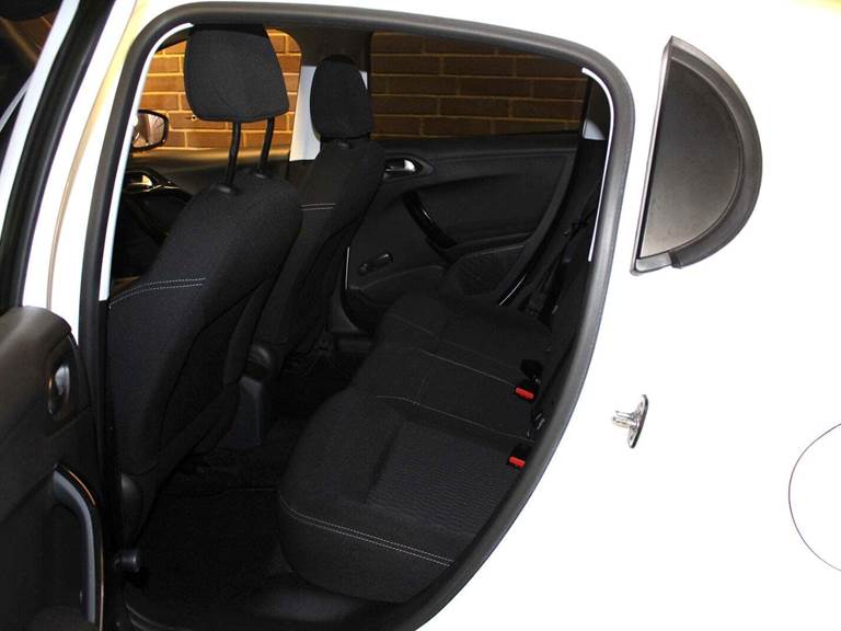 Peugeot 208 1,2 VTi 82 Strike