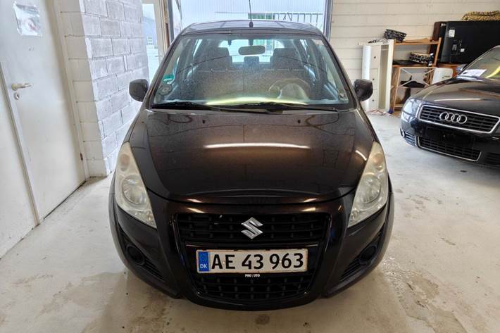 Gul Suzuki Splash fra 2013