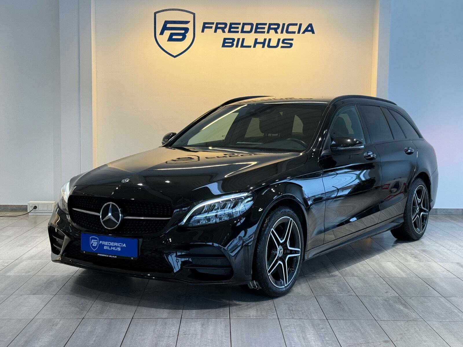 Mercedes C300 de 2,0 AMG Line Night Edition stc. aut.