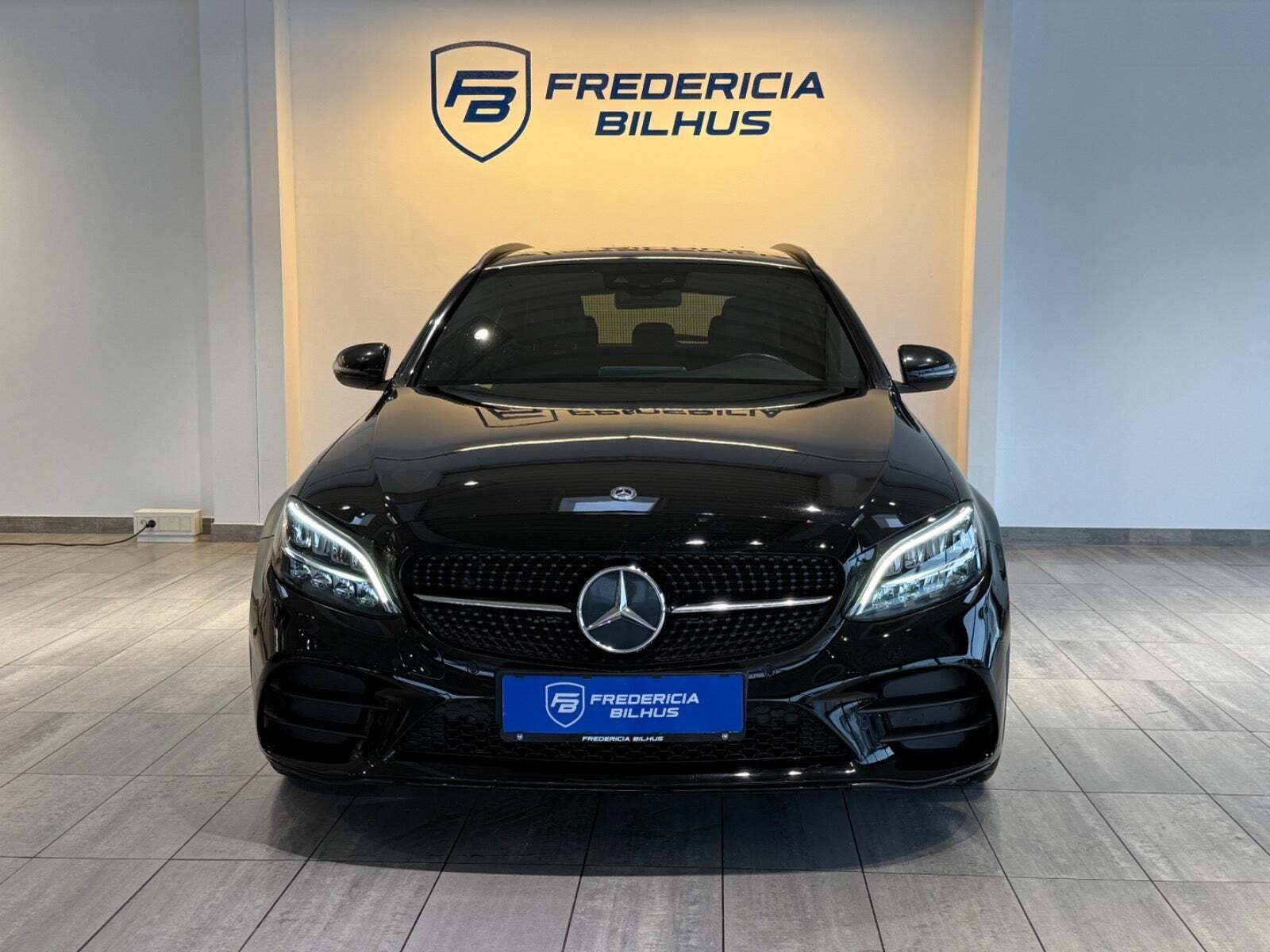 Mercedes C300 de 2,0 AMG Line Night Edition stc. aut.