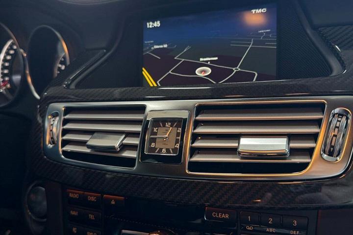 Brun Mercedes CLS63 fra 2013 set indefra