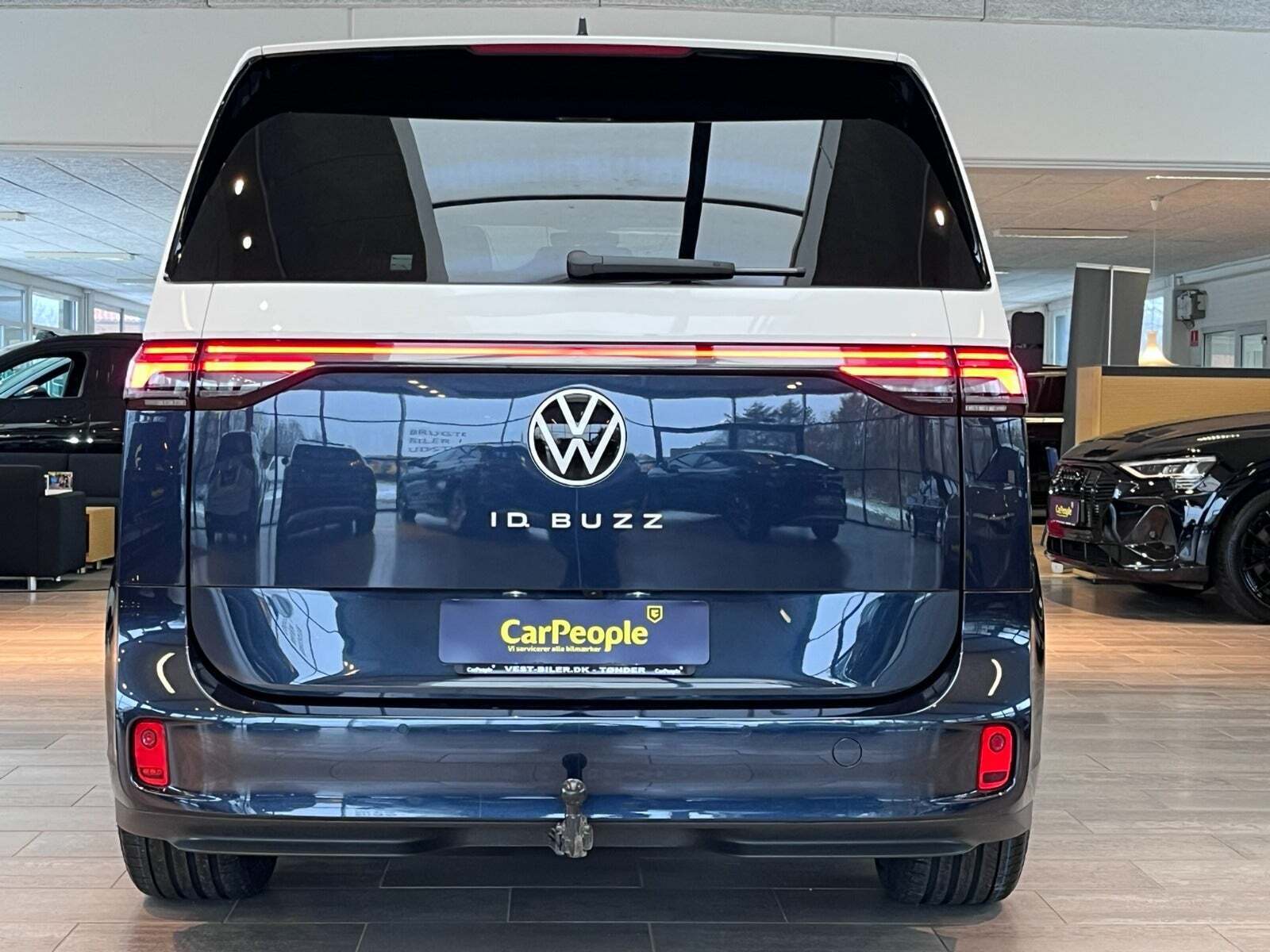Blå VW ID.Buzz fra 2024
