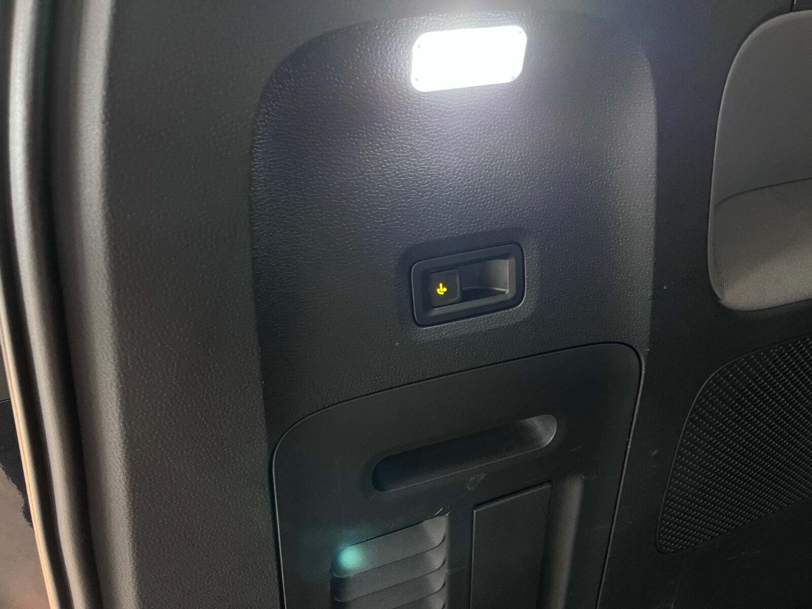 Blå VW ID.Buzz fra 2024