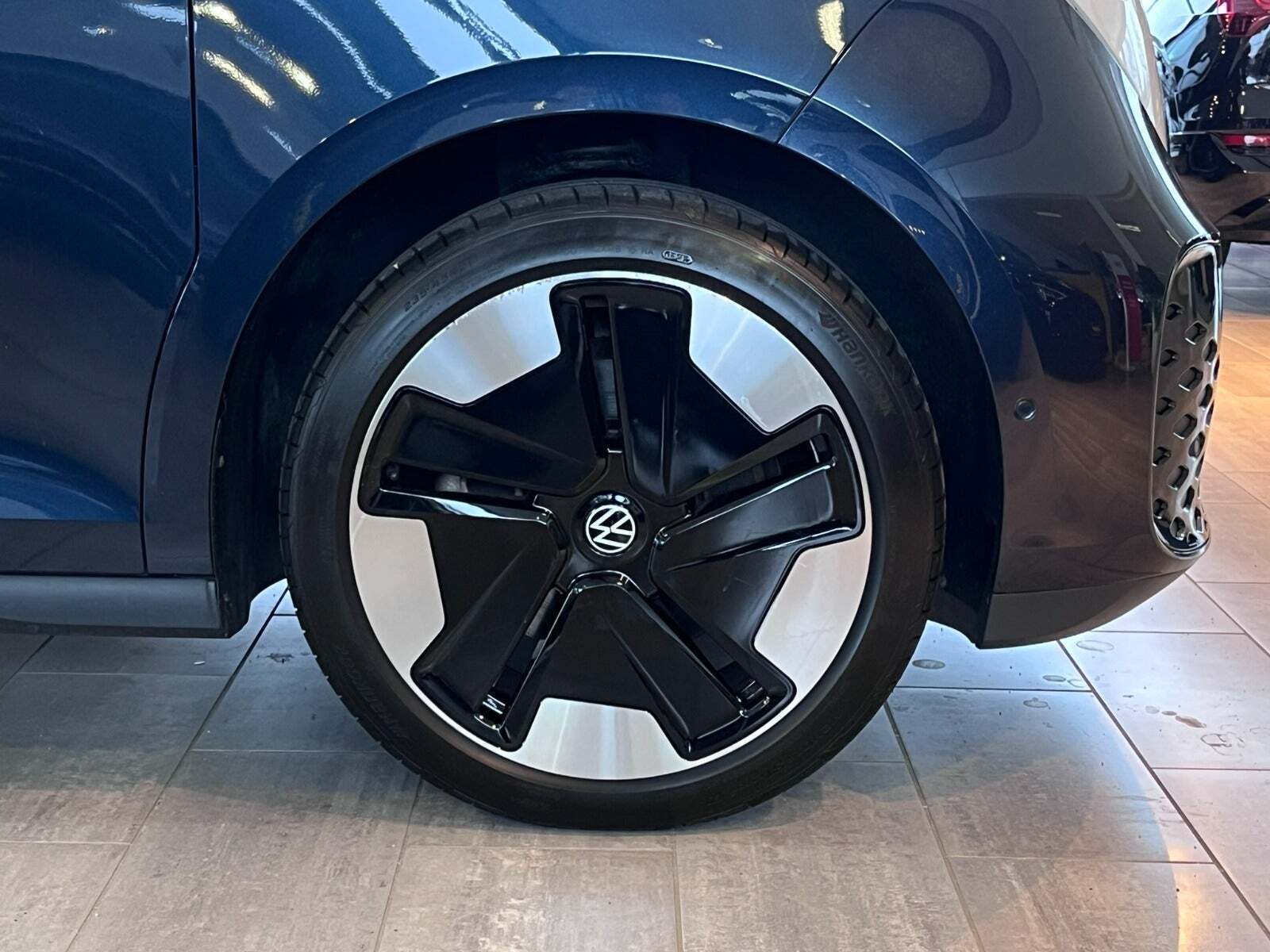 Blå VW ID.Buzz fra 2024