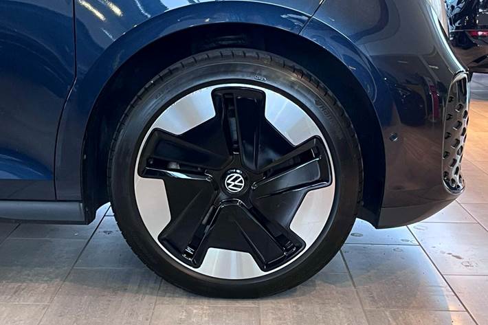 Blå VW ID.Buzz fra 2024