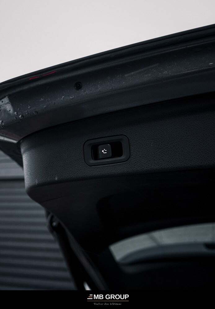 Gul Mercedes GLE400 d fra 2022