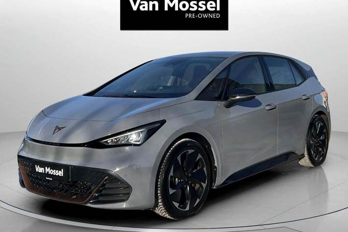 Grå Cupra Born fra 2023 set udefra