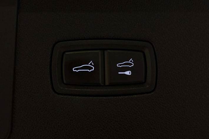 Sort Porsche Cayenne Turbo fra 2019