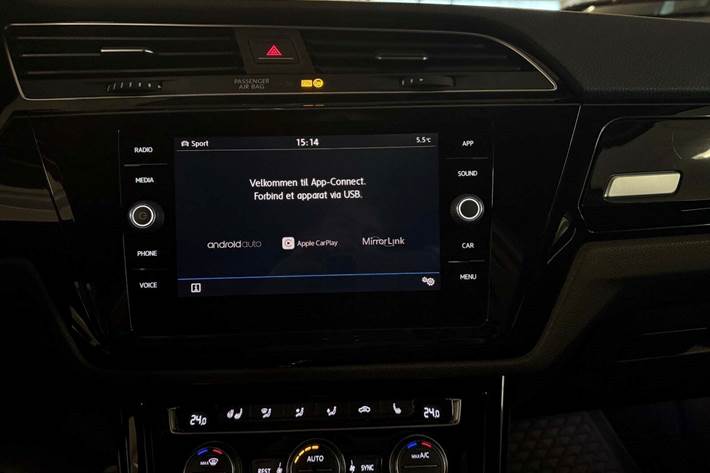 Hvid VW Touran fra 2018