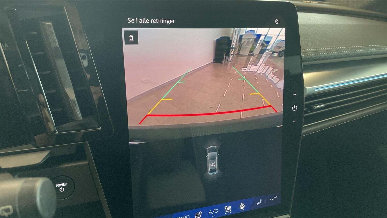 Hvid Renault Scenic E-Tech fra 2024