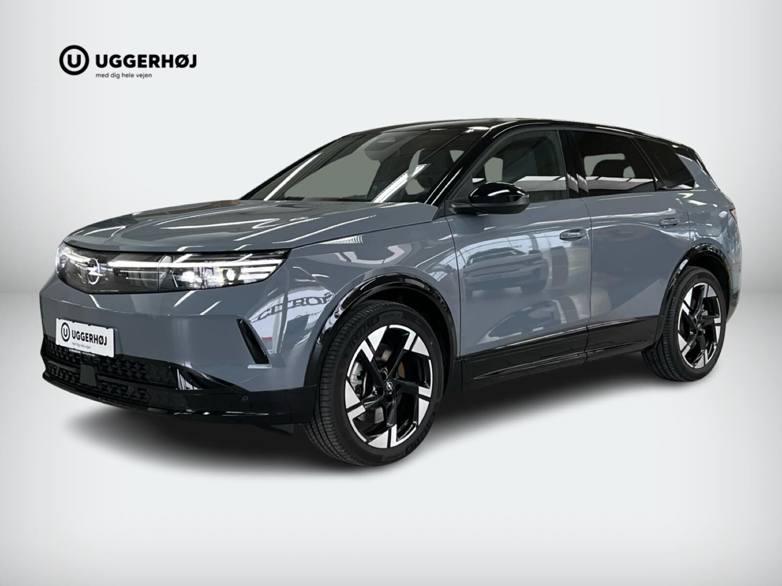 Sort Opel Grandland-e fra 2025 set udefra